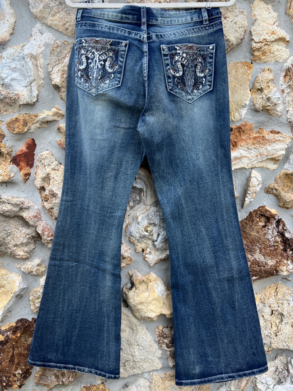 Urban weekend jeans  Flare Jeans embellished western cow skulls